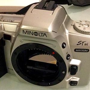 Minolta SLR CAMERA